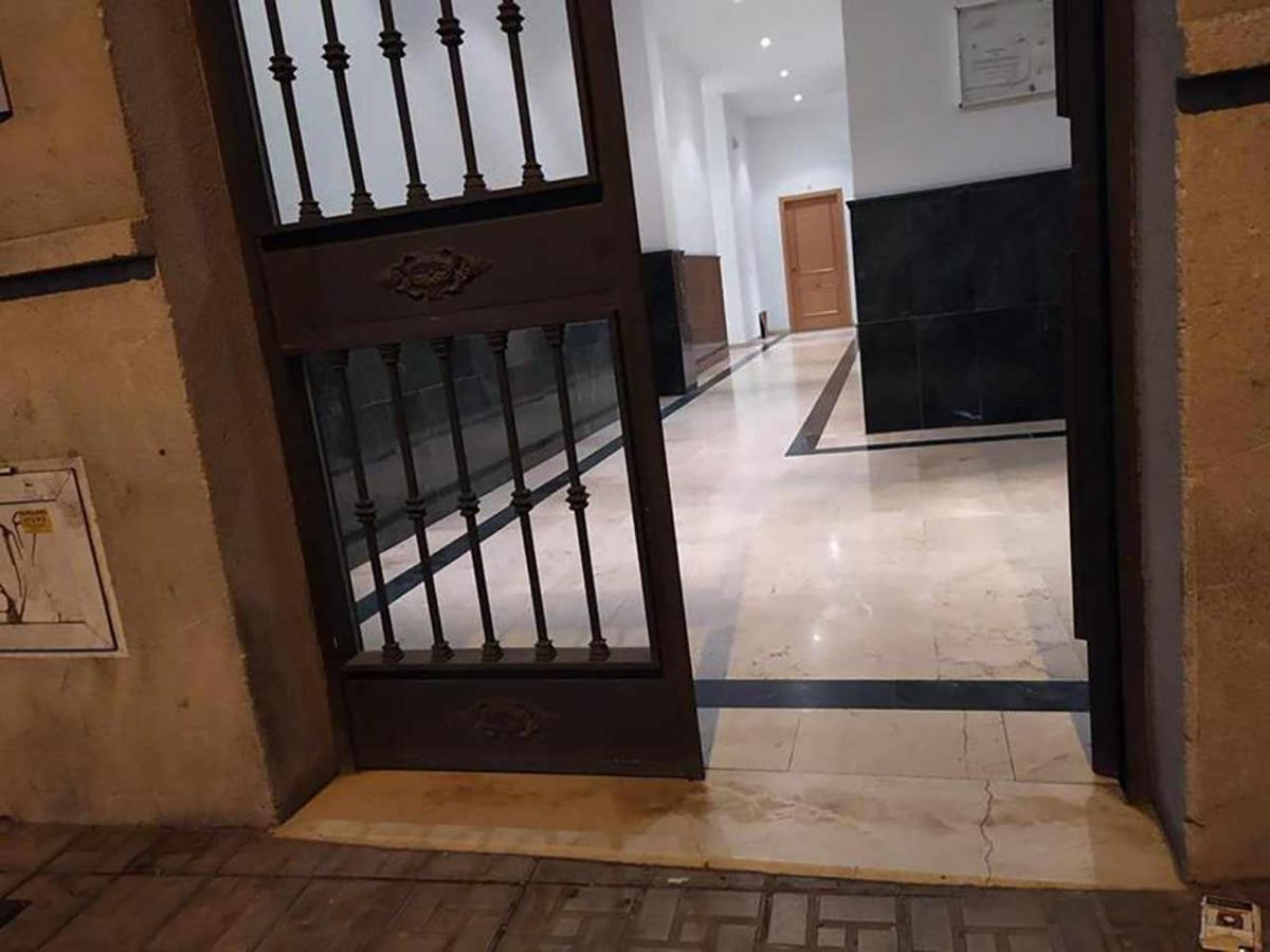 Charming Malaga Stay Walk To Top Sights Eksteriør billede